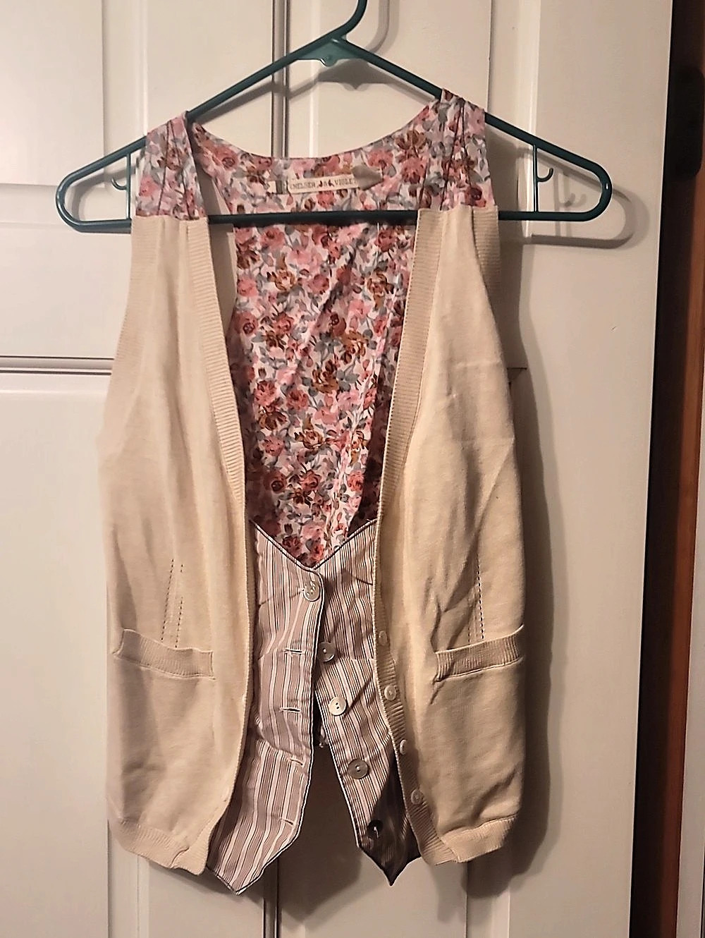 Chelsea & Violet Floral Layered Vest in Beige & Pink Size Medium